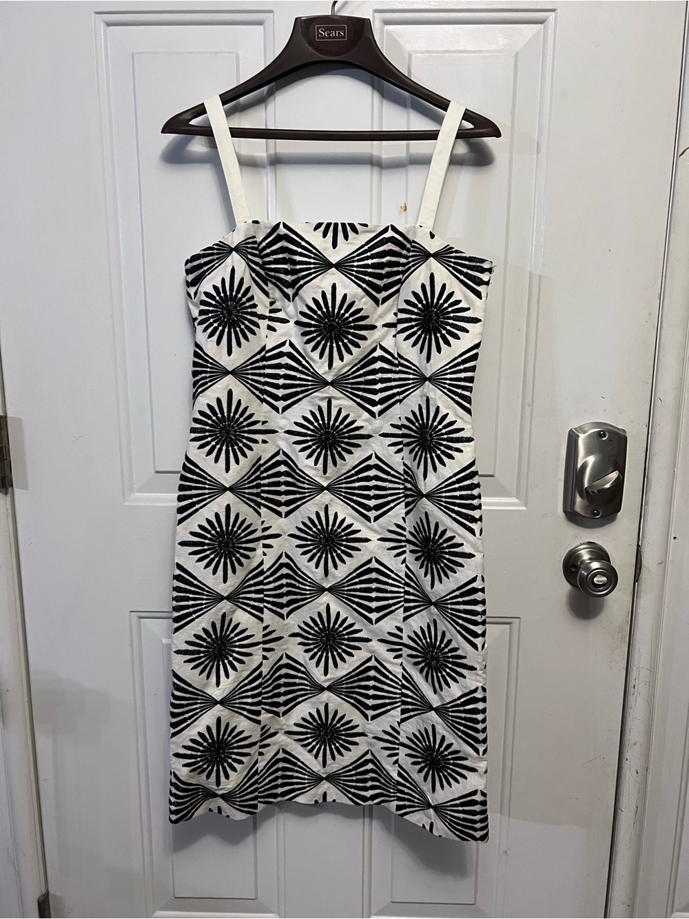 Bloomingdale’s Dress Size 10 Black White Embroidered Beaded Linen Blend Sheath